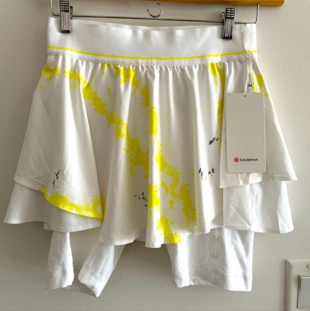 Lululemon court Rival HR Skirt